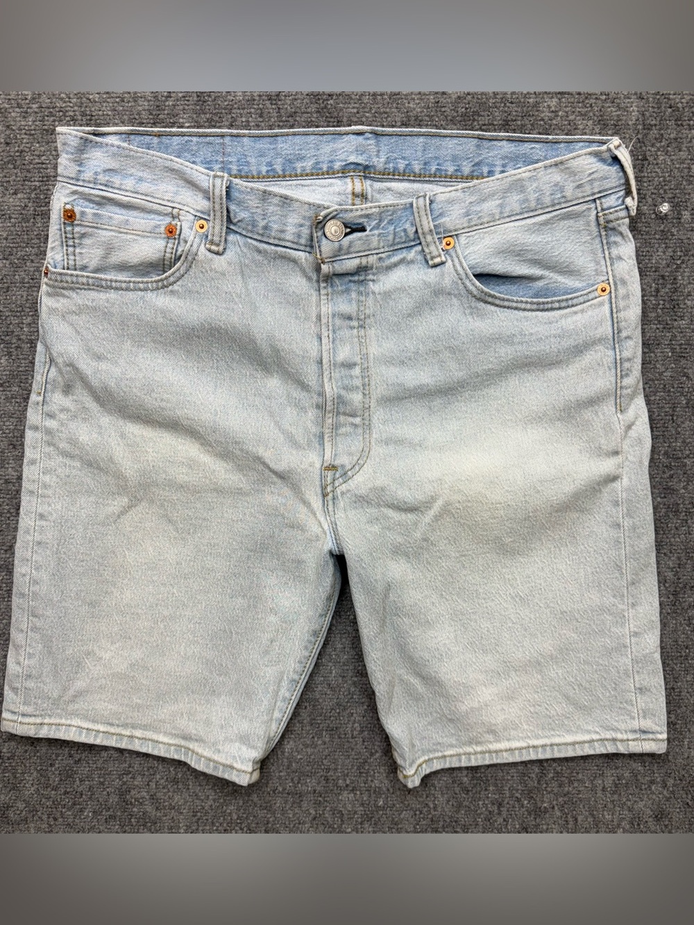 Levi’s 501 Men’s Jean Shorts 10" Inseam Button Fly Size 36 36x10 Denim